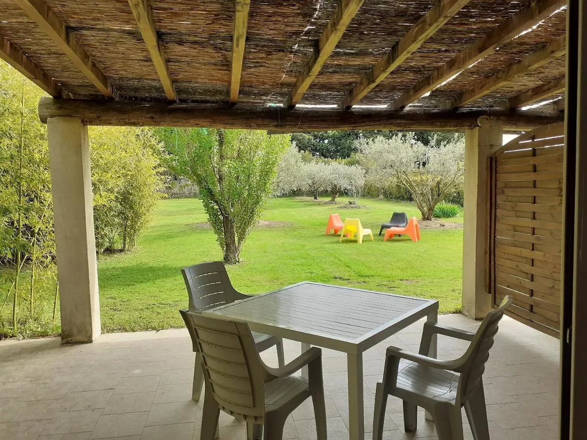 Holiday home Petit Mazet Fruits Rouges Villa Eyragues