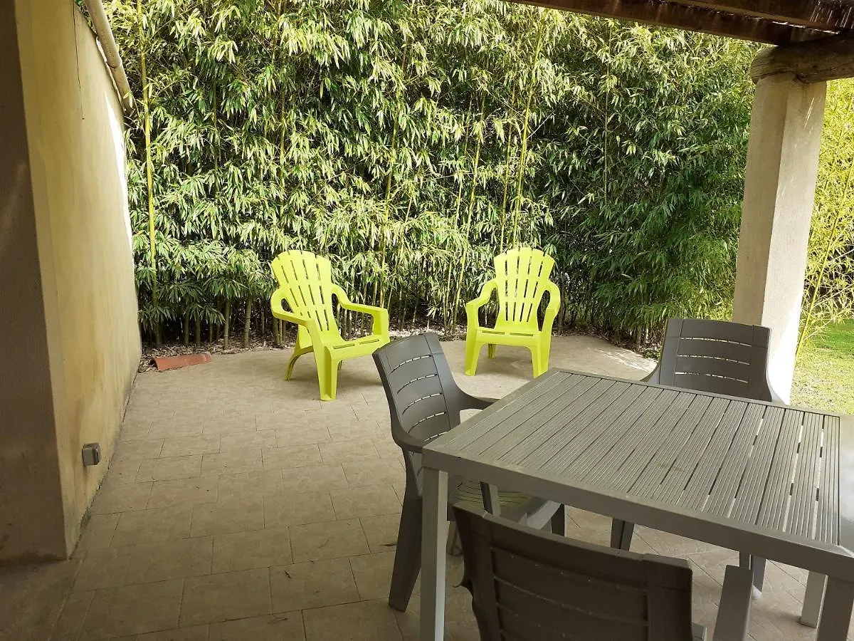 Petit Mazet Fruits Rouges Villa Eyragues France